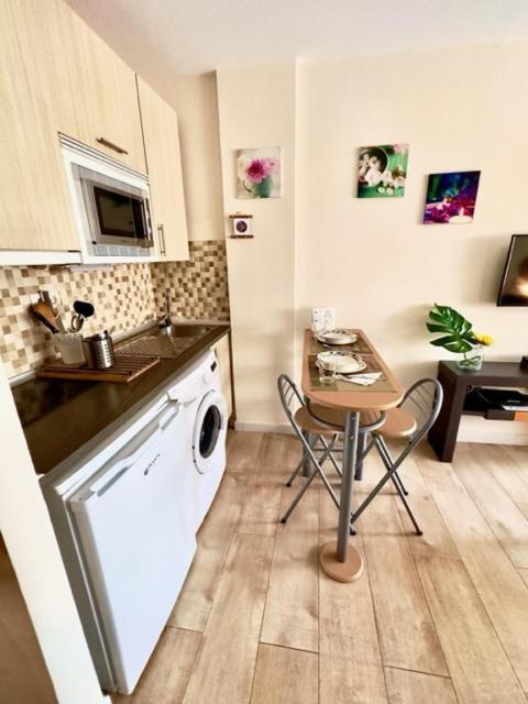 Apartamento Marysol ベナルマデナ エクステリア 写真